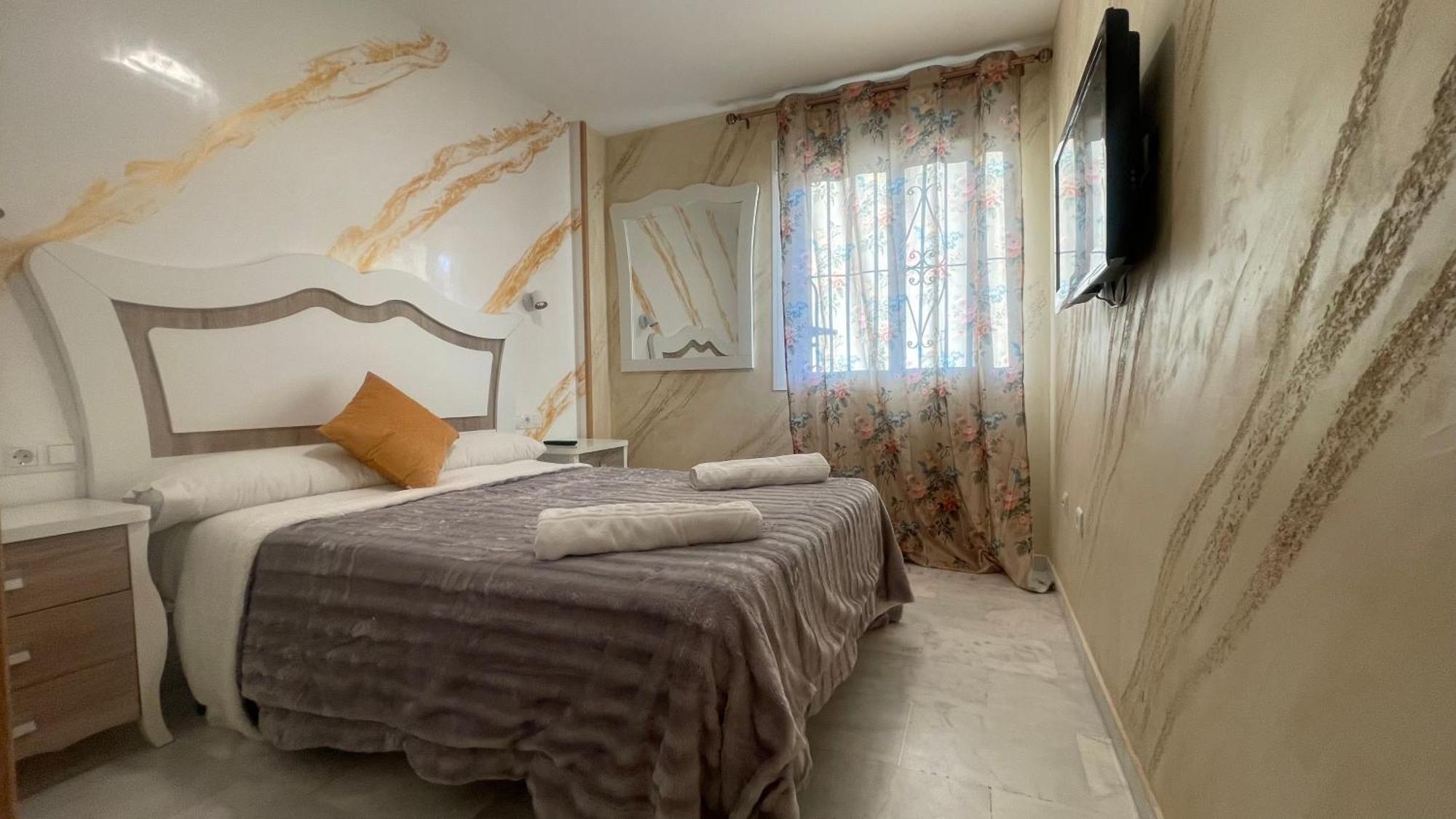 Apartamento Con Vista A La Piscina Apartment Benalmadena Luaran gambar